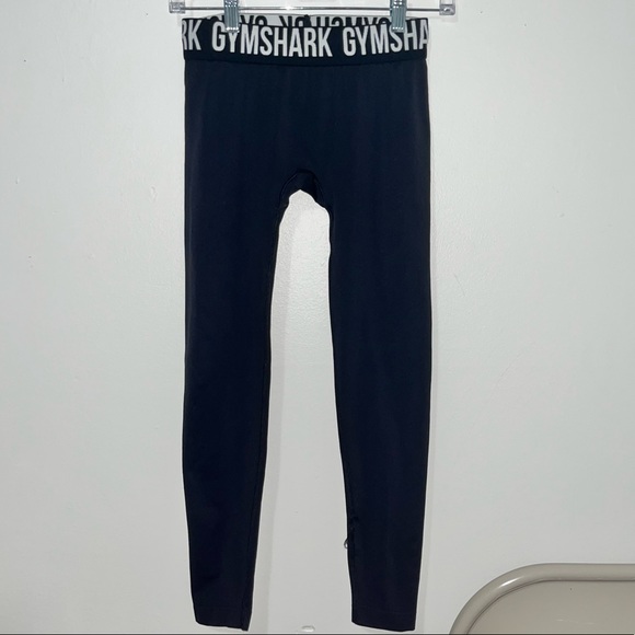 Gymshark Pants - Gymshark size small black leggings